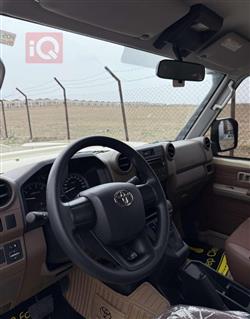 Toyota Land Cruiser 70 Pickup